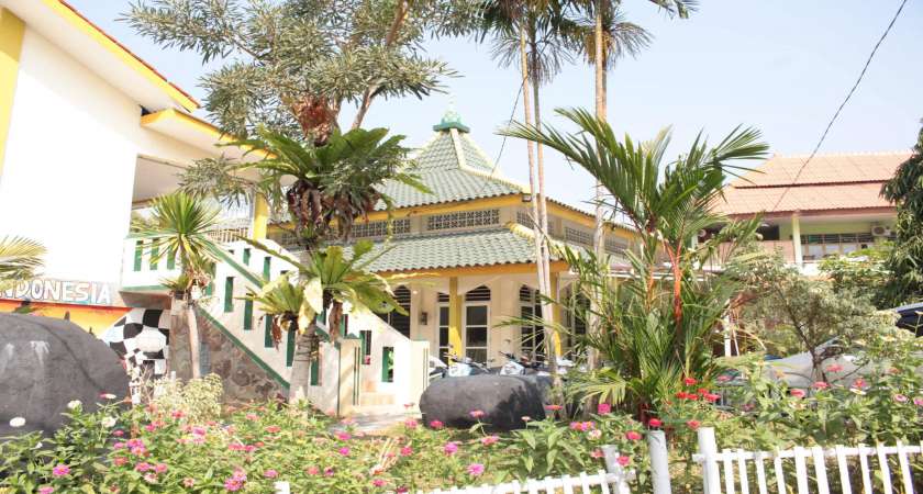 Unit di Bawah Naungan Yayasan